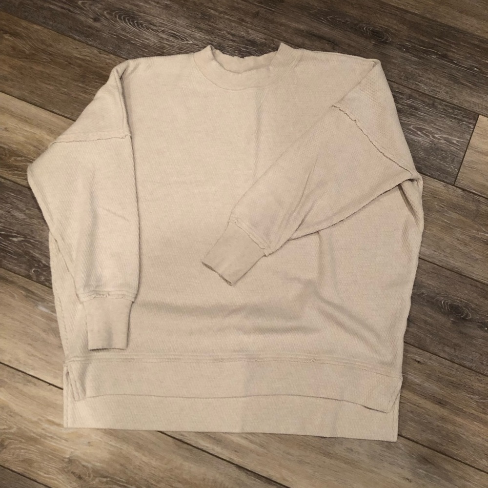 Aerie textured crew cut sweatshirt. Heather frost (cream) color. Size S.